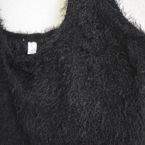 Black Faux Fur Crop Top - Picture 7 of 7